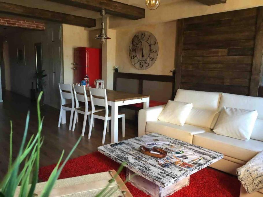 Luxury Danna Plaza Mayor Куенка Екстериор снимка
